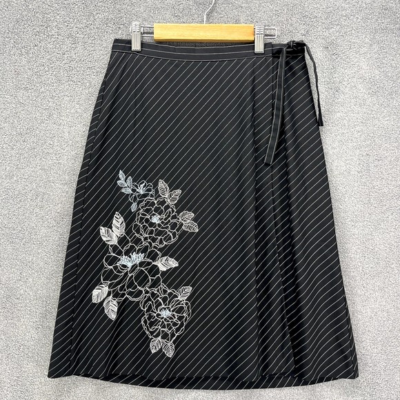 ANN TAYLOR Skirt Womens Size 2 Black Striped Embroidered Floral A-Line Wrap - Picture 1 of 13